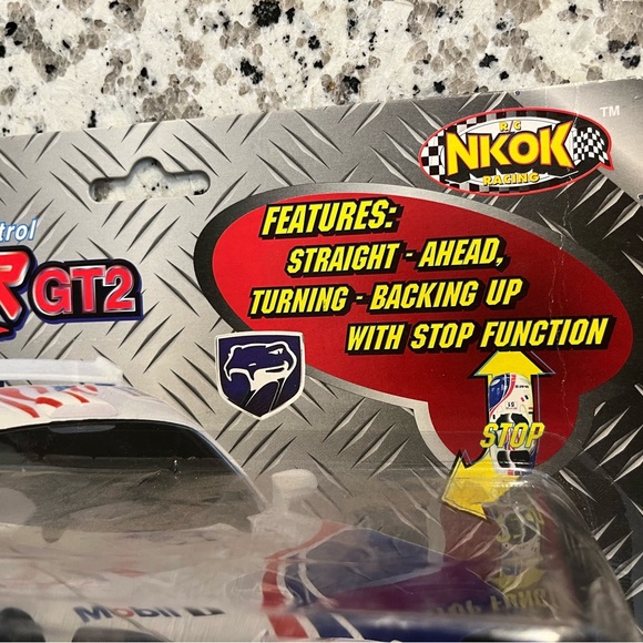 Dodge Viper radio control GT 2 car - Picture 3 of 11